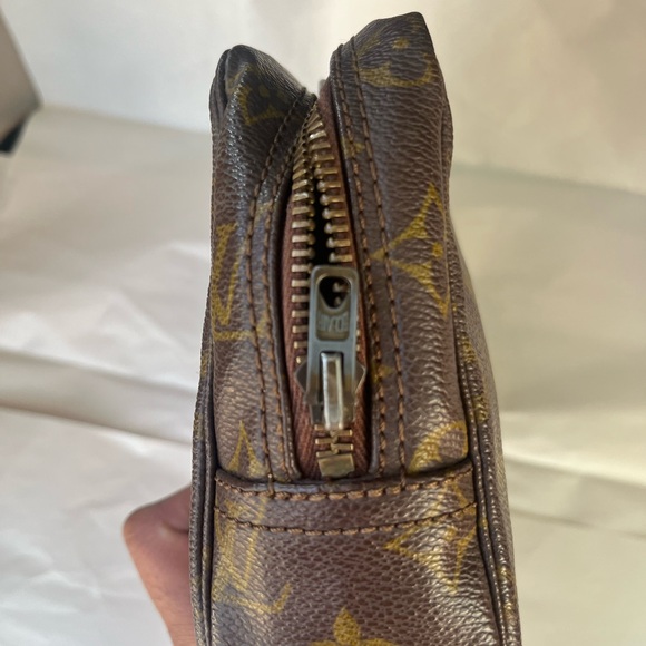 Louis Vuitton Monogram Trousse Toilette 23 w/Shopping Tote - Picture 5 of 16